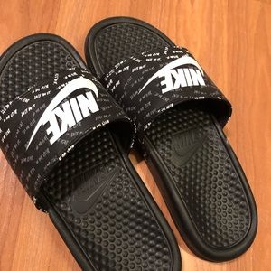 black nike slides